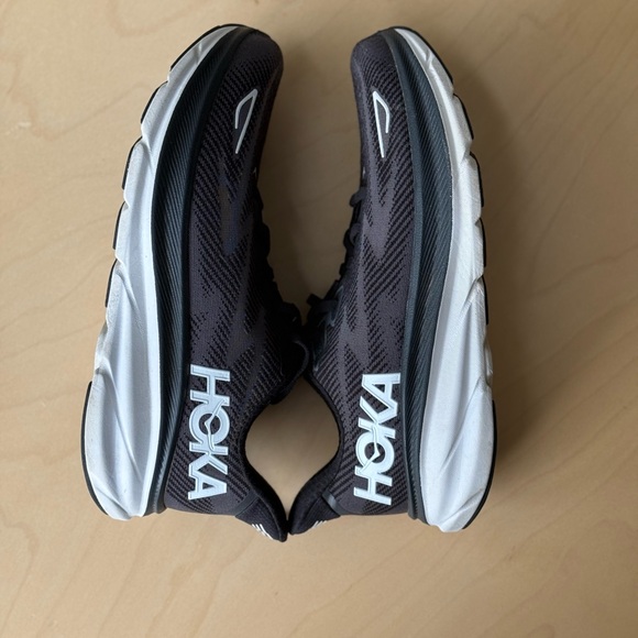 HOKA Clifton 9 - Picture 2 of 6